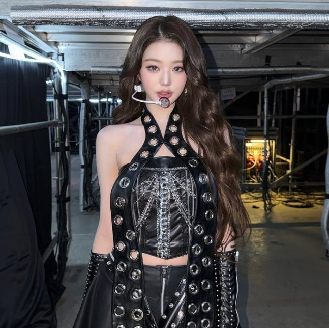 “여신 그 자체” 장원영, 서울 콘서트 비하인드 공개 – 팬들을 위한 특별한 자리