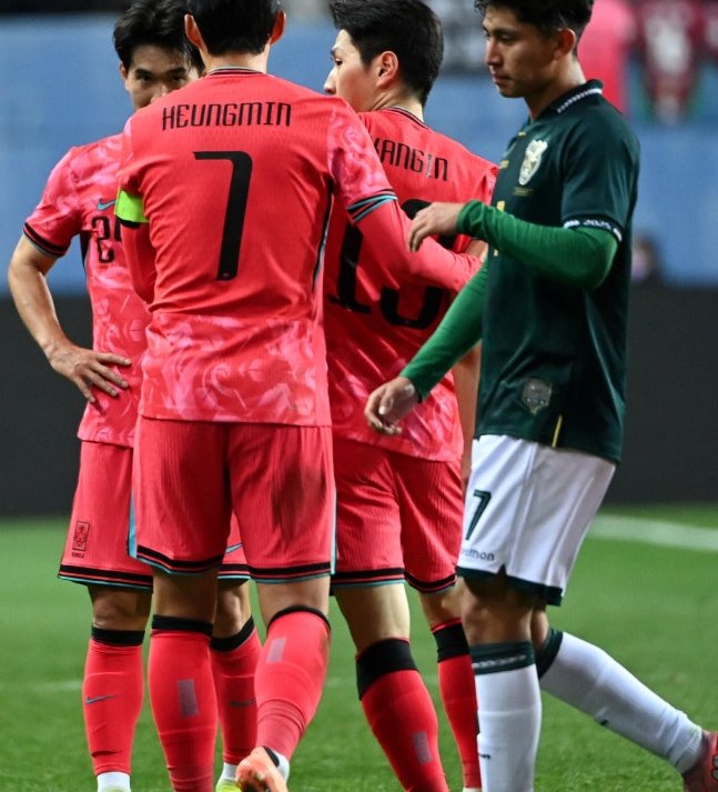 이강인의 11초 탈압박 드리블: 욕심인가, 전술 문제인가? 홍명보호의 과제 분석