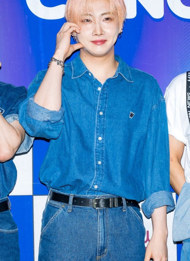 베리베리 호영의 군입대와 그로 인한 활동 중단: 팬들과의 유대 및 K-POP의 미래에 미치는 영향